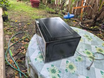 Insignia Countertop Microwave for Sale