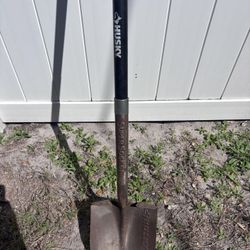 Husky Shovel 