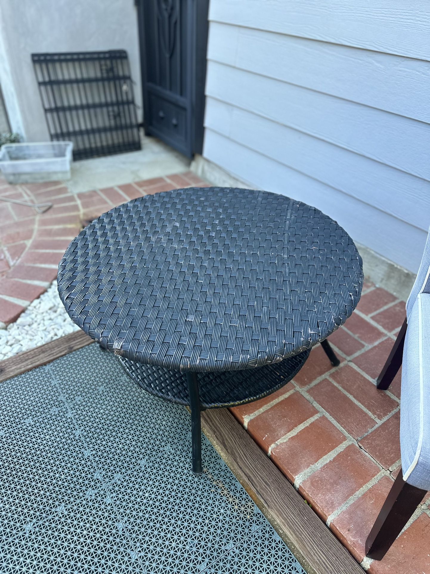 Free Wicker Coffee Table