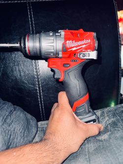 Milwaukee M12 FUEL Hammer Drill/Driver with 5.0Aha Battery