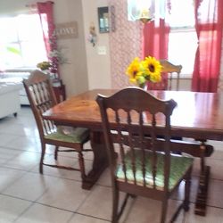 Oak Table For 6 With Middle Extension  And Chairs