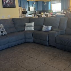 Sectional With 3 Reclining Chairs 