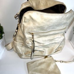 PRE-OWNED WOMENS/GIRLS RICH CREAMY LEATHER BACKPACK 