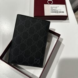 Gucci Passport holder (Limited Edition)