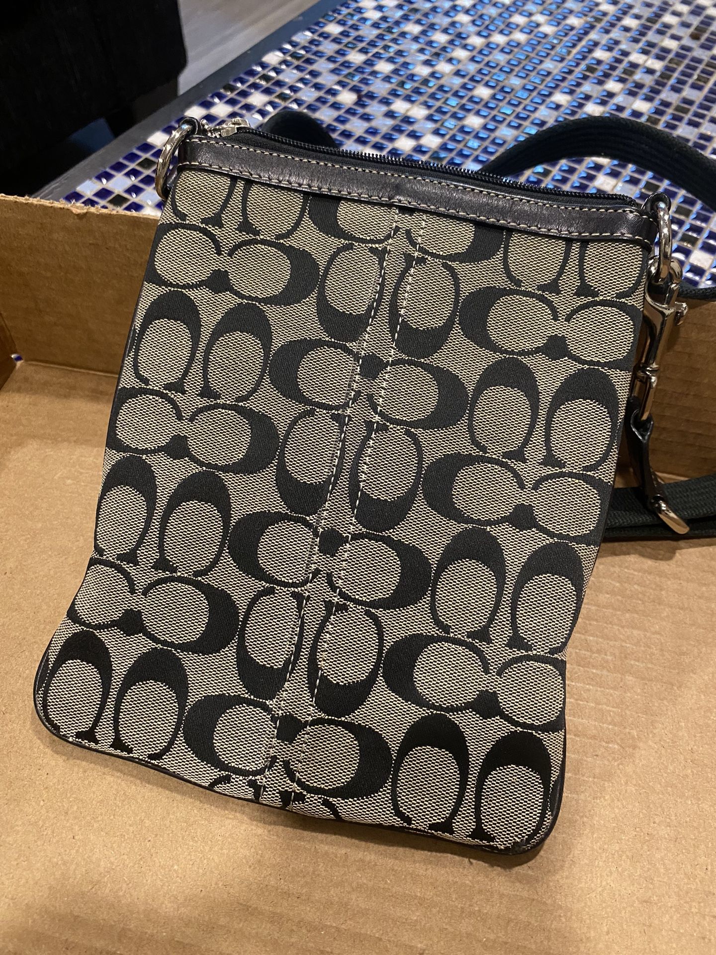 COACH Signature AUTH Black Cavan Leather Crossbody Messenger Bag