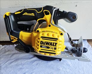 DeWalt 20V MAX XR Brushless Circular Saw