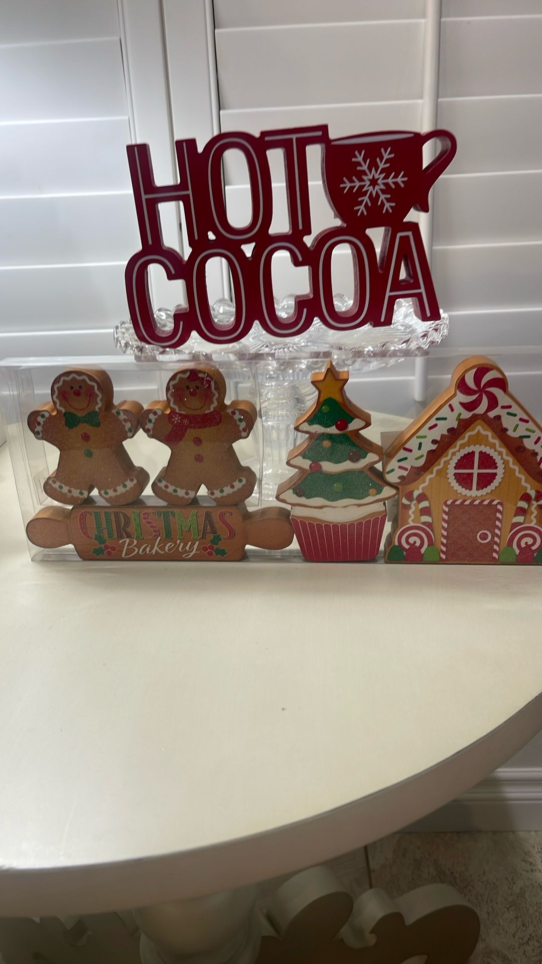 Gingerbread  Wood Set And Hot Cocoa 
