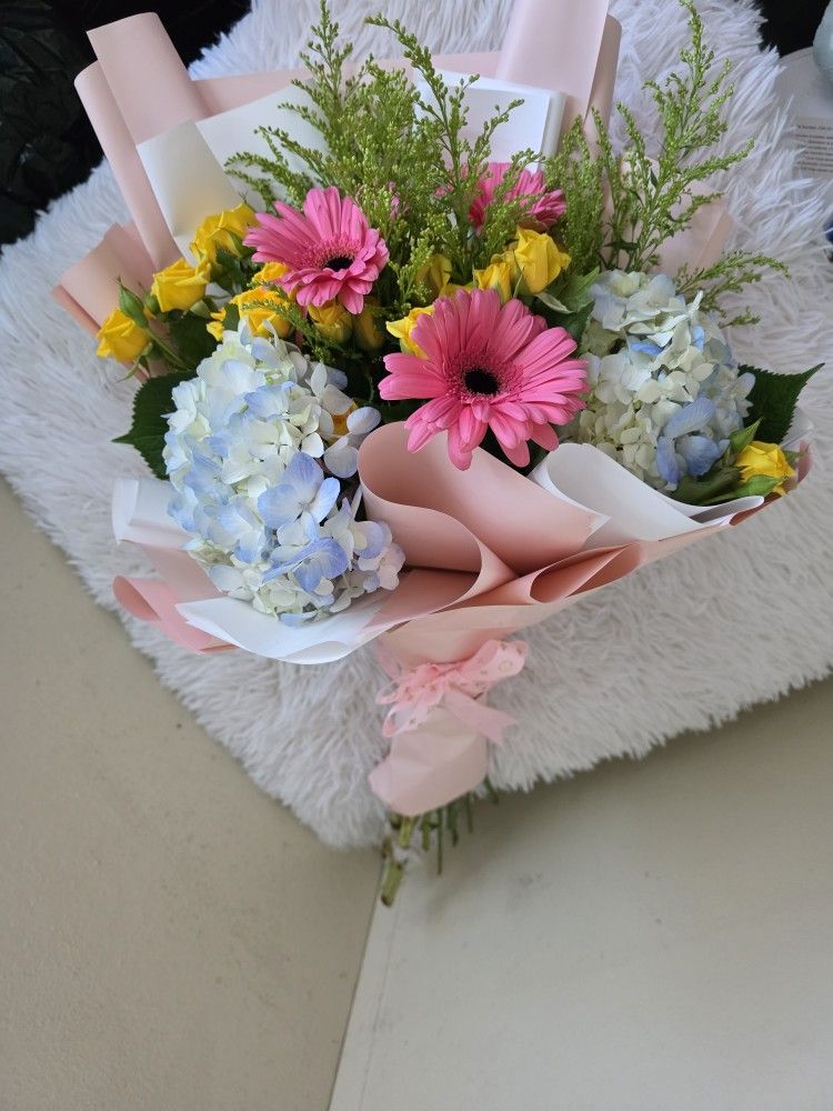 Mixed Flowers Bouquet