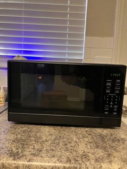 Black Countertop Microwave Oven