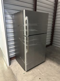 21.9 cu. ft. Refrigerator Model # GTS22KYNRFS