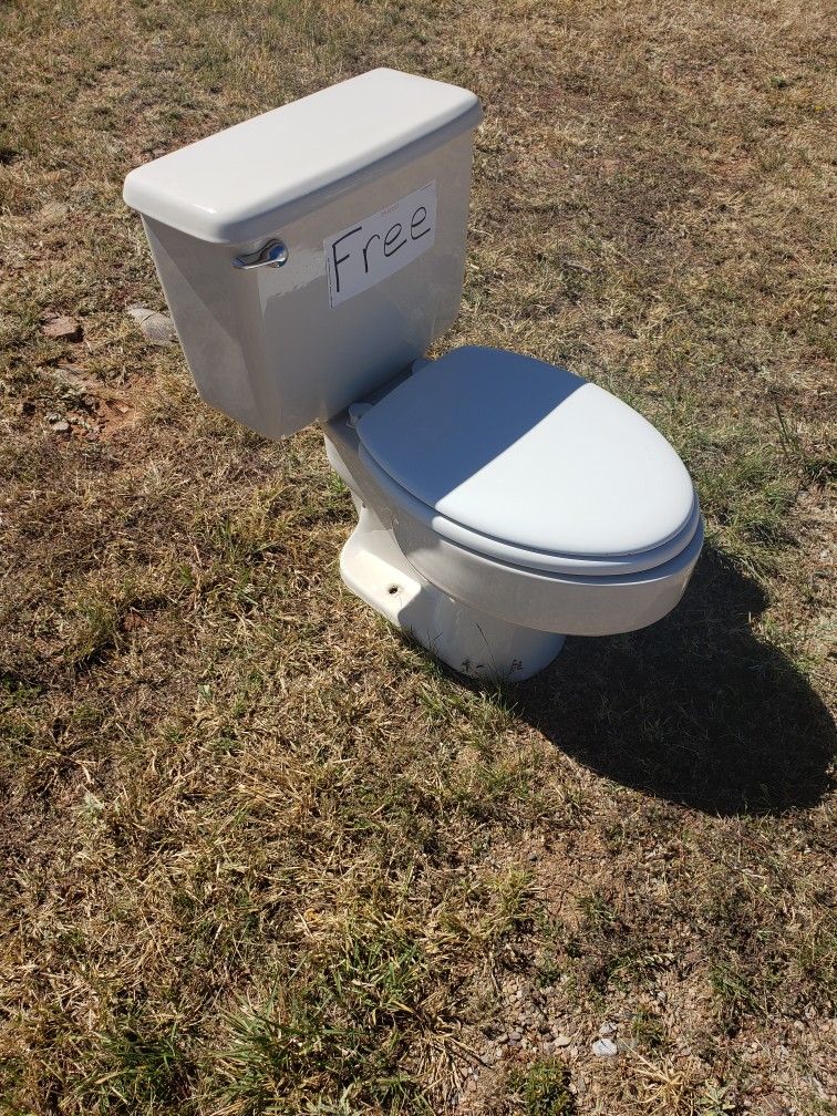 Free Toilet 