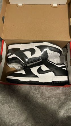 Nike Dunk Low “Panda”