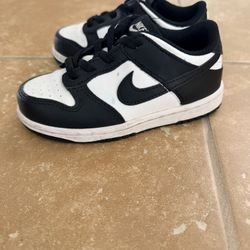 Nike Dunks Panda Toddlers Size 10 Used 