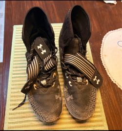 Football Shoes Size 20 excellent condition need cleaning