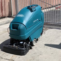 Industrial Carpet Cleaner - Tennant 1610 Ready Space