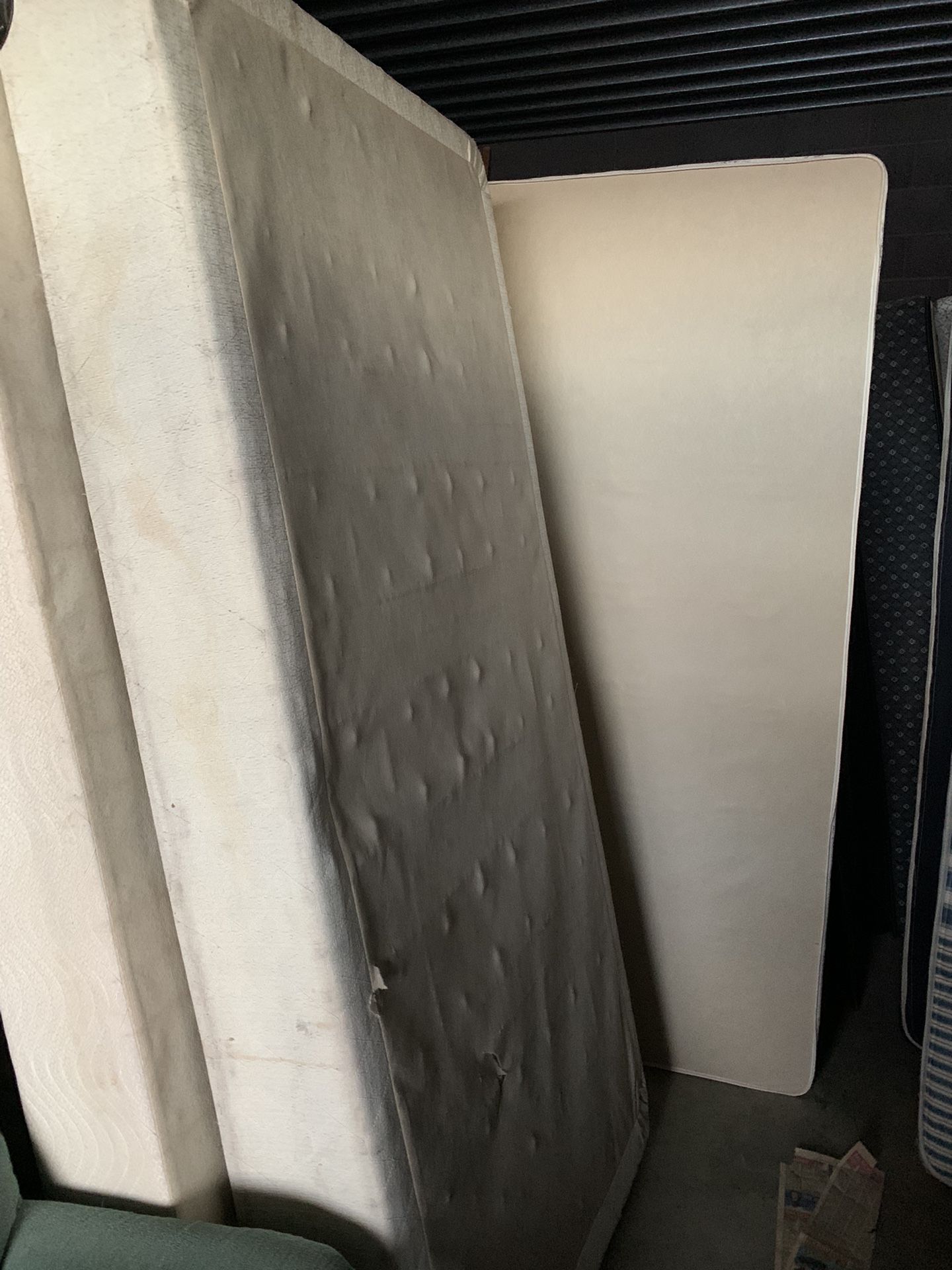 🥰KING/TWIN SIZE BED BOXSPRINGS $50 EACH 🥰