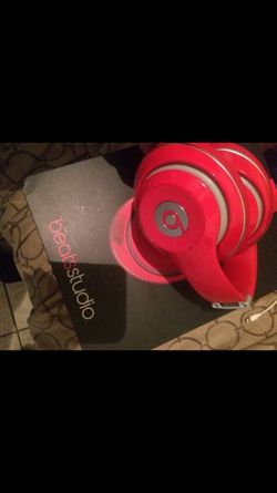 Beats STUDIOS RED WIRED