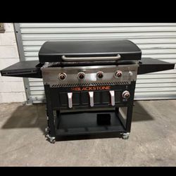 Blackstone 4-Burner 36" Propane Outdoor Griddle W/Air Fryer and Hood