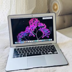 Selling my Apple Macbook Pro 13-inch 2014 2.6GHz Core i5 Processor, 8GB Memory, 256GB SSD Storage. 