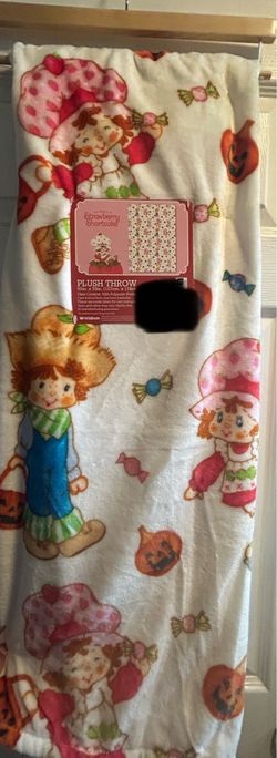 Strawberry shortcake blanket