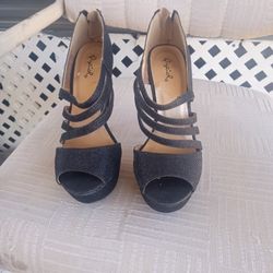 Black Stiletto 6-in Heels With The Zipper On The Back