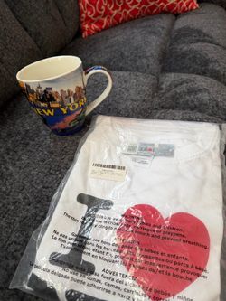 New York lot size large Tshirt n coffee mug