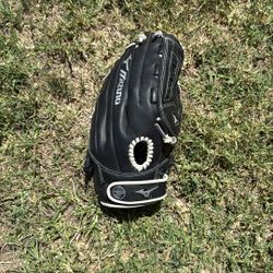 Mizuno Softball Glove