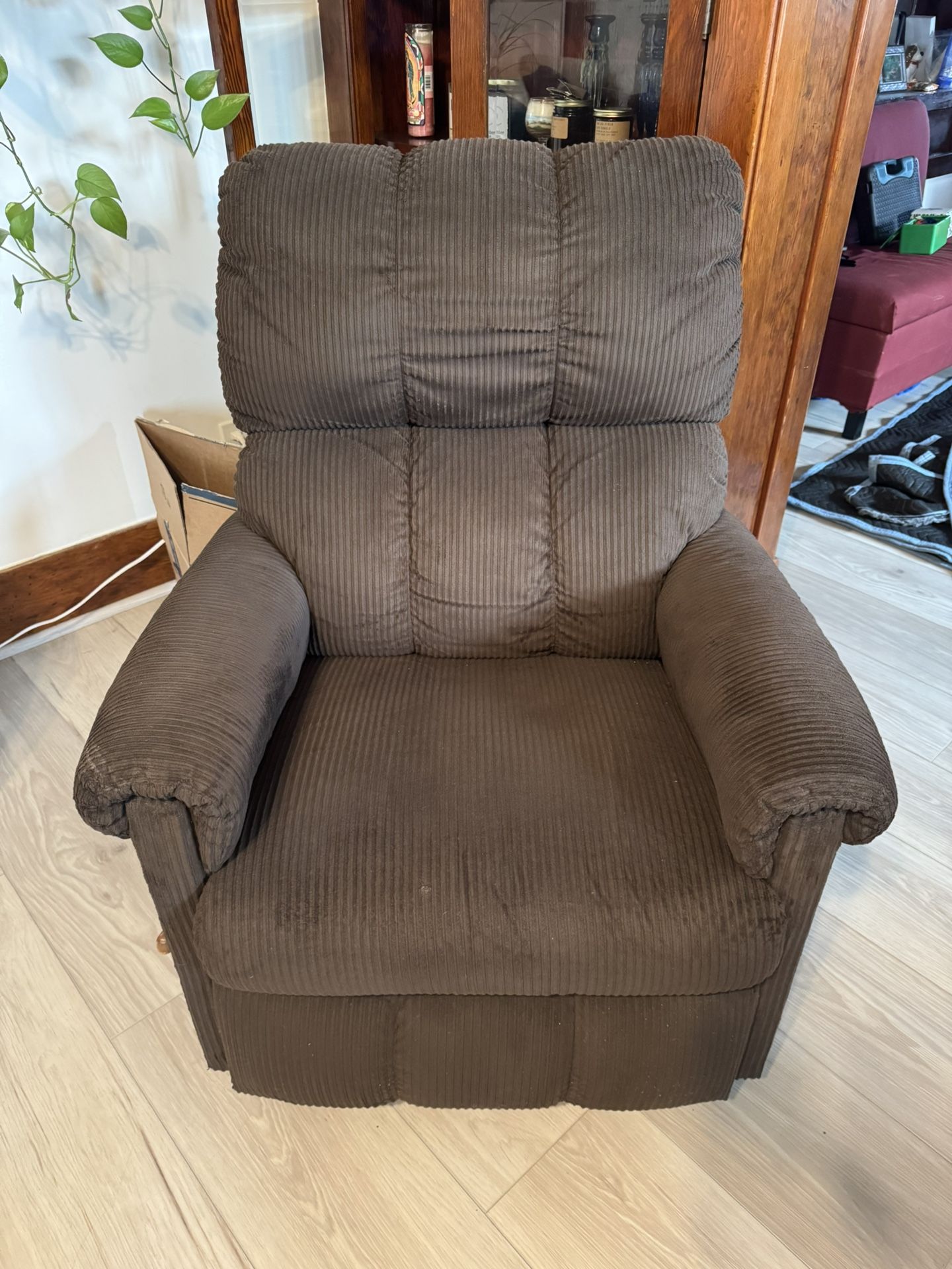 La-Z-Boy Chair (brown)