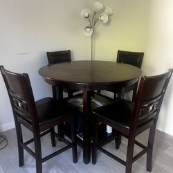 Table And Chairs For Sale 