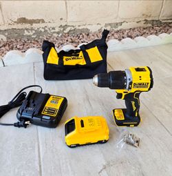 DeWALT 20V ATOMIC Hammer Drill KIT with 3.0 Battery and Charger