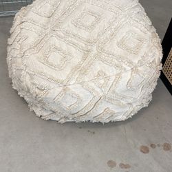 Moroccan Style Pour Ottoman 