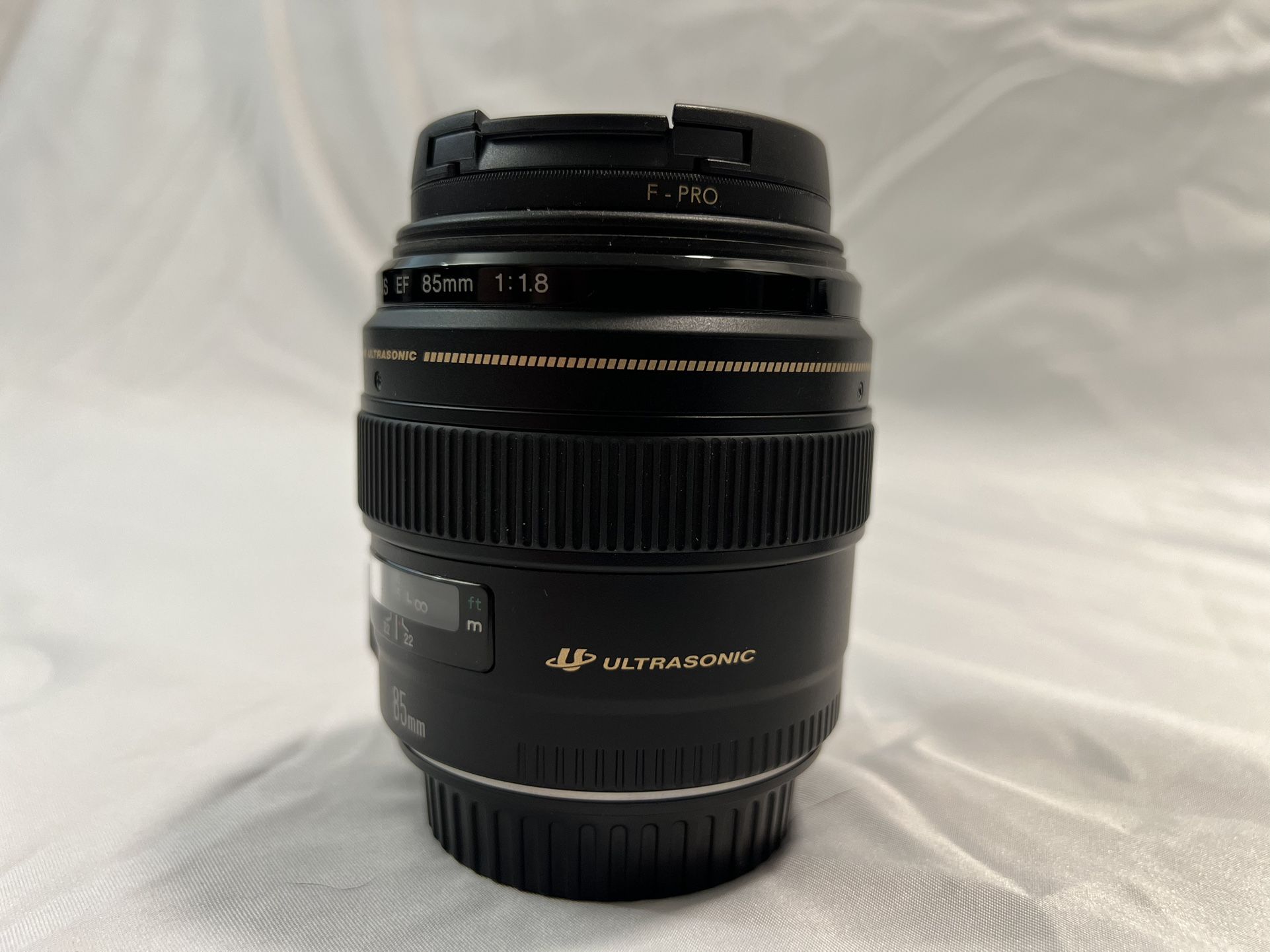 Canon EF 85mm f/1.8 USM