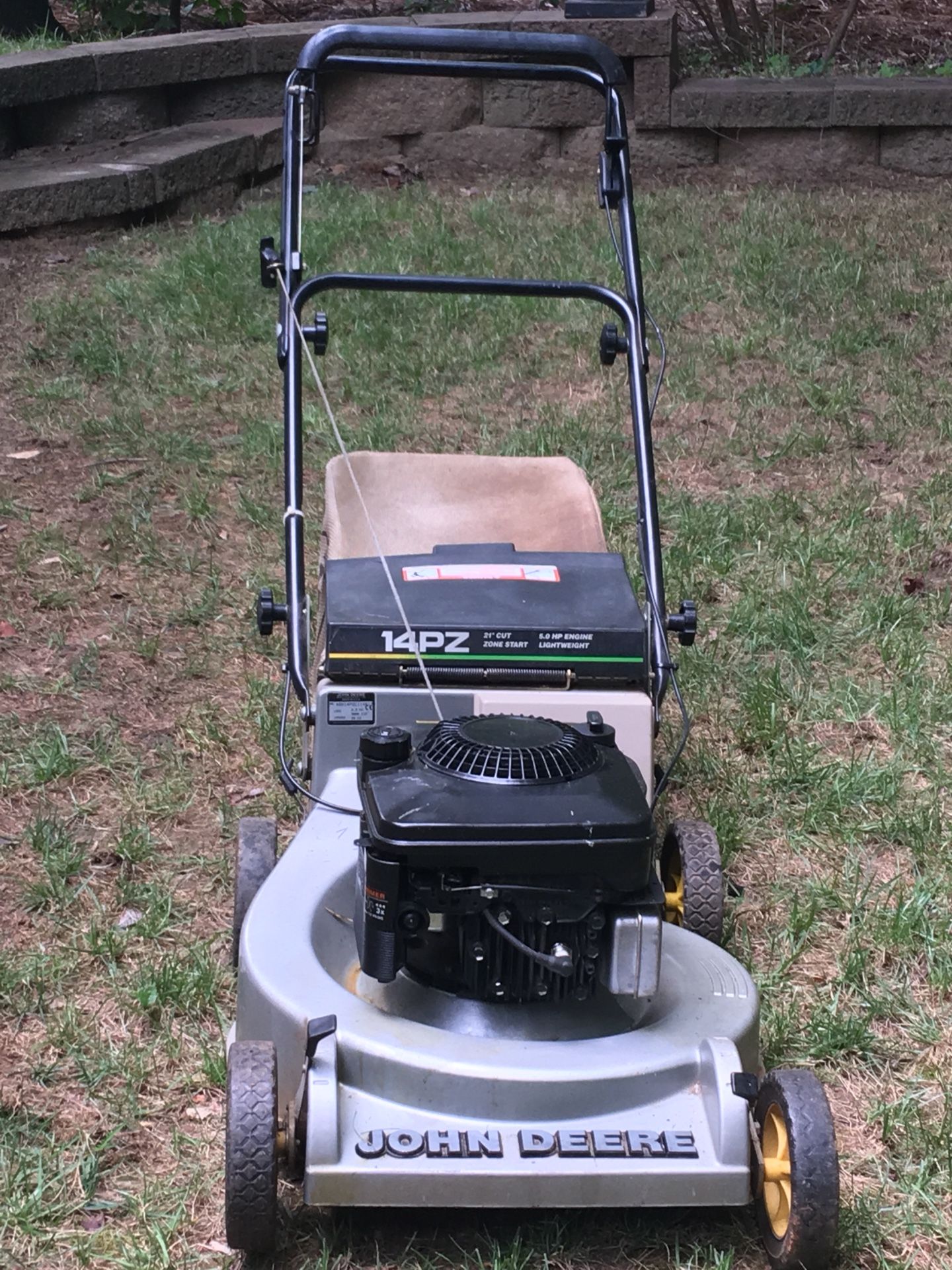 John Deere 14PZ Push Lawn Mower and Bag