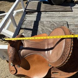 Saddle