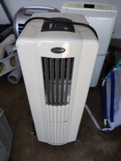 Toyotomi Brand Portable AC.Comes With hose