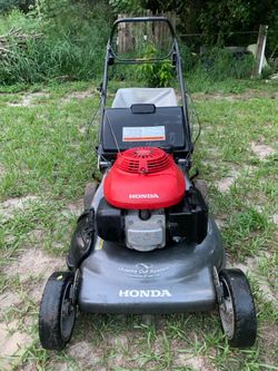 Honda Harmony II self propelled lawn mower with bag