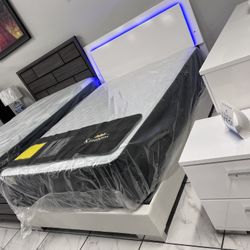 4pc Queen Bedroom Set ✨ LED Light 