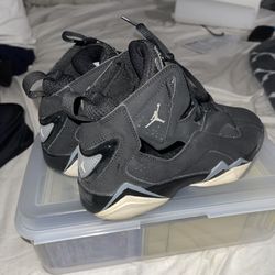 Jordan True Flight 5Y