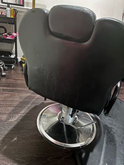Salon chair