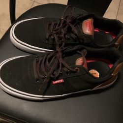 Levi’s Shoes Size 7