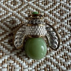 Pendant-brooch Triumfal Bee
