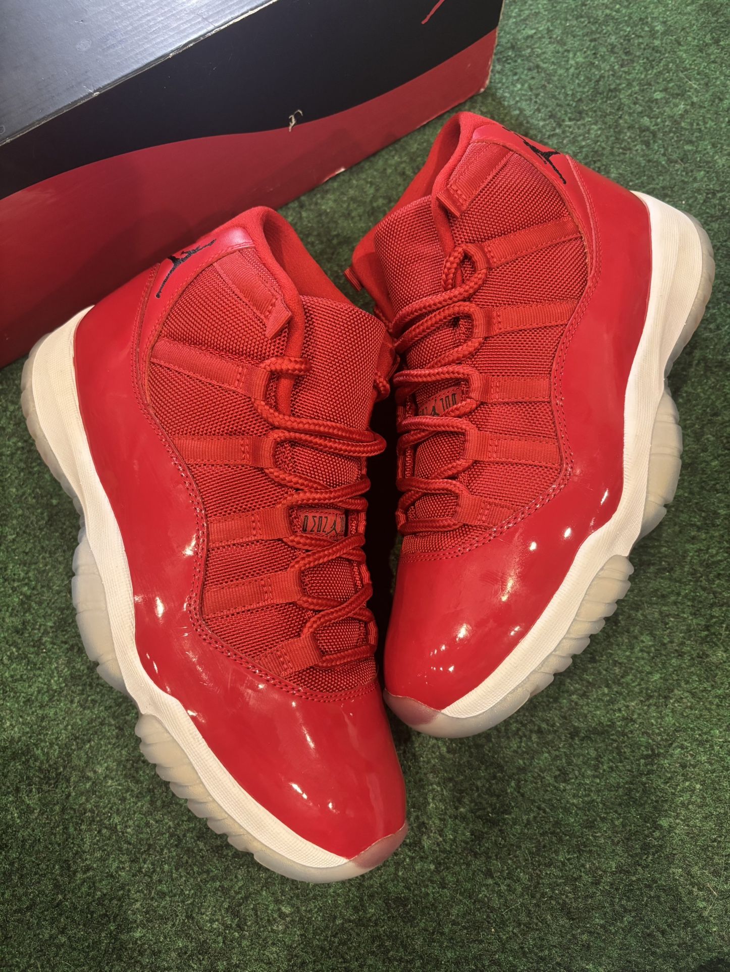 JORDAN 11 HIGH WIN LIKE 96 SIZE 9