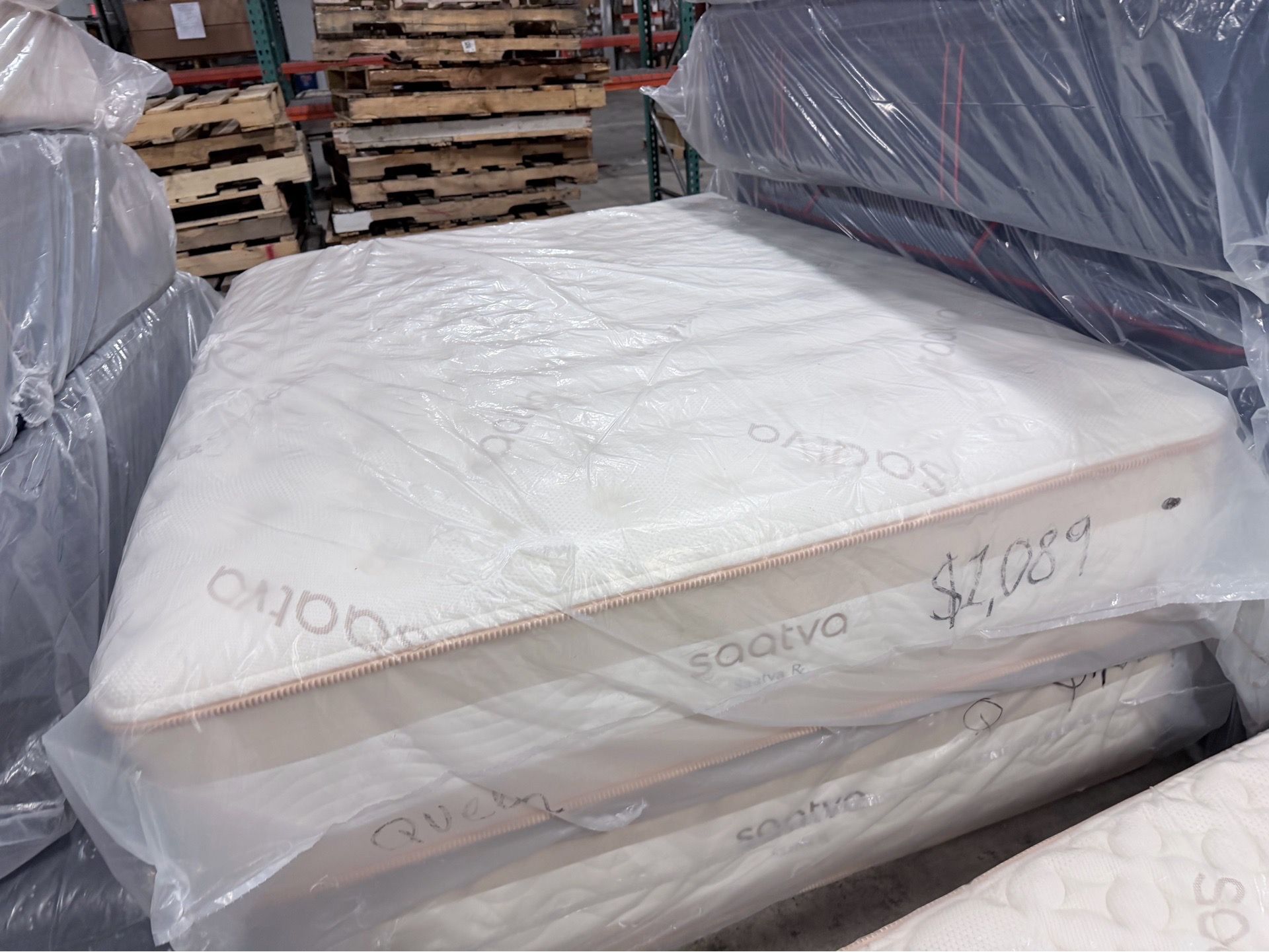 HOT SALE 💥Queen mattress Saatva RX 💥