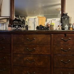 Cal King Bedroom Set