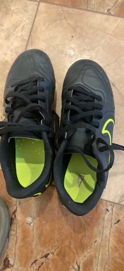Boys Cleats 2Y With Shin Guard 
