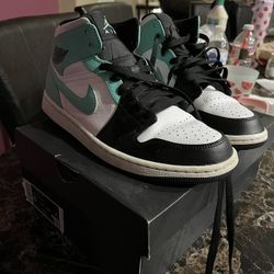 Jordan 1 Mid Mints