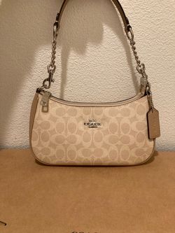 Teri Shoulder Bag In Signature Canvas
