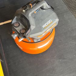 Rigid 6 Gallon Compressor