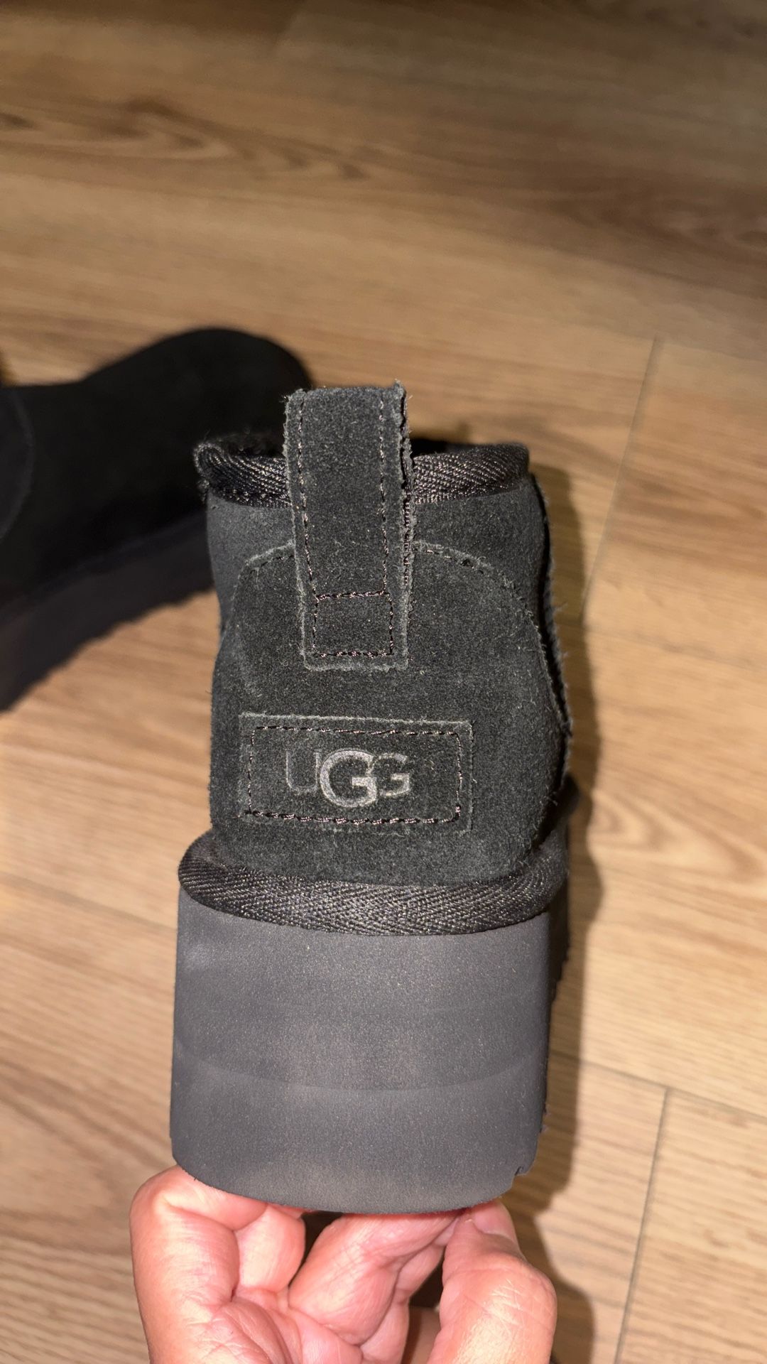 UGGS