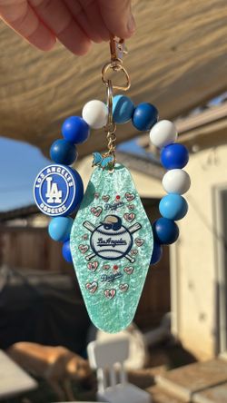Keychain wristlet